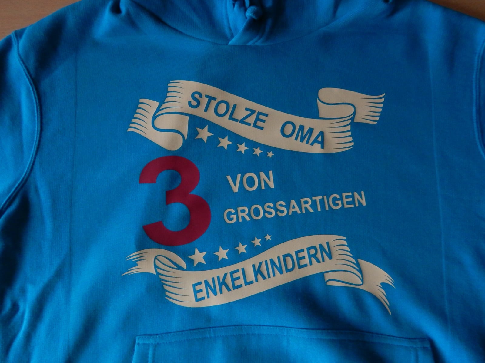 Hoodie Stolze Oma, mit Wunschtext